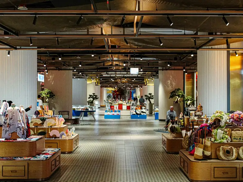Outlet Interior