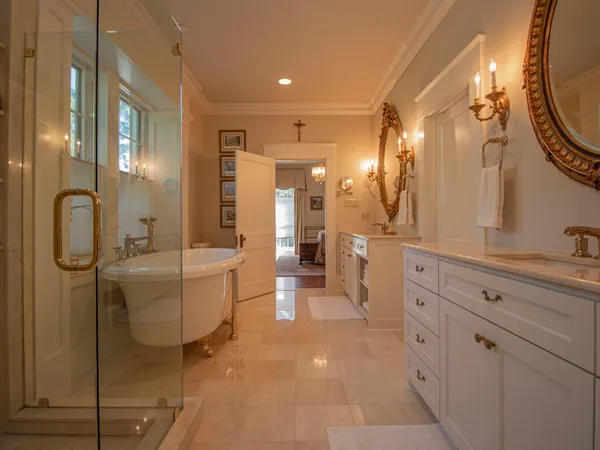 Decorative Shower Door — Barakah Trading & Consultancy